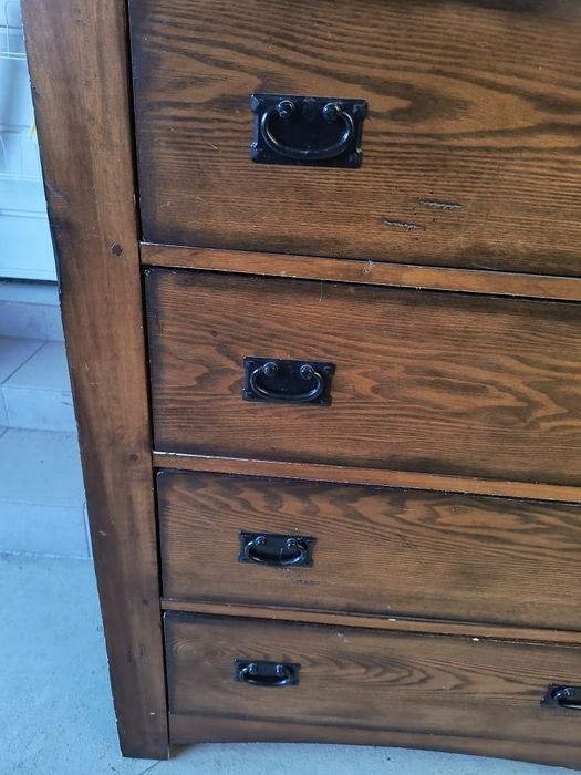 Komoda z drzewa egzotycznego