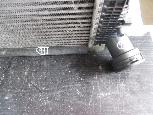 Radiador do intercooler VOLKSWAGEN Passat (3B3)