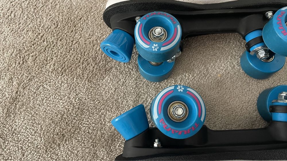 Patins quatro rodas novos