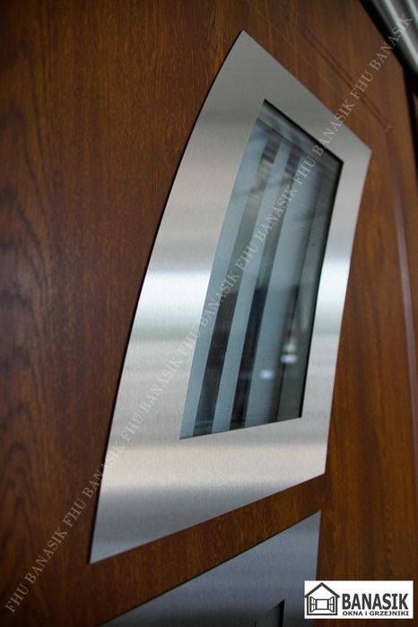 Wyprzedaż drzwi powystawowych Ciepłe drzwi   1,2 W/m2k