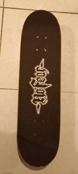 Vendo skate semi novo