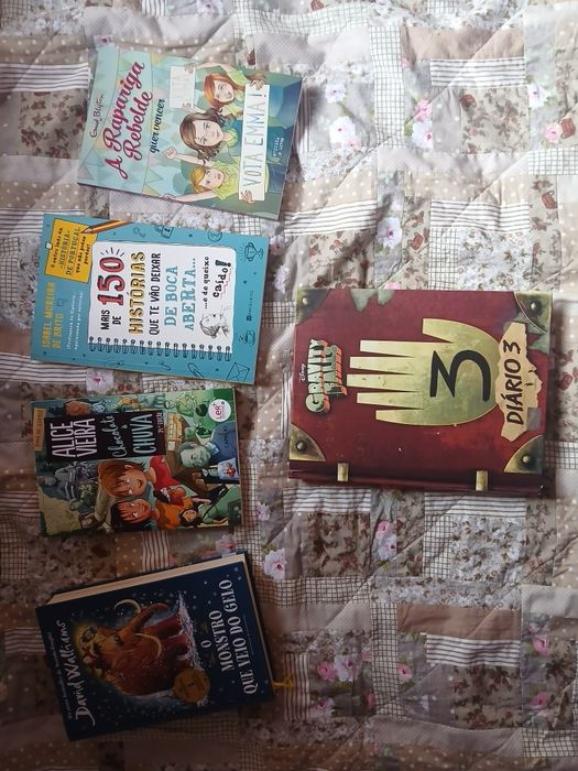 Livros juvenis .