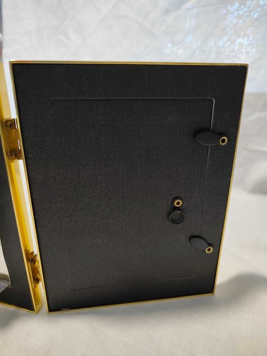 Frame with Clock64585328940546123