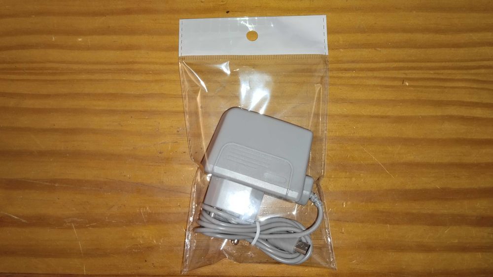 Carregador NDS Lite - Novo e Lacrado