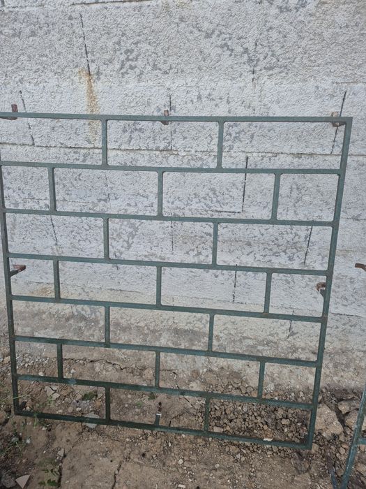 Grades de ferro para janelas.