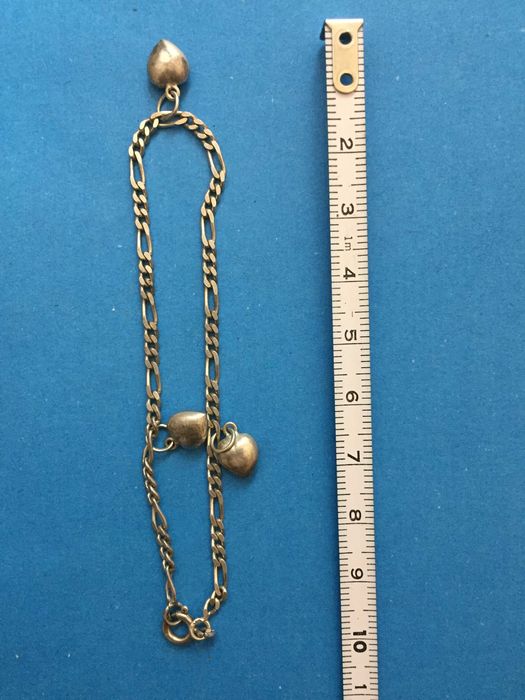 pulseira em prata com 3 corações