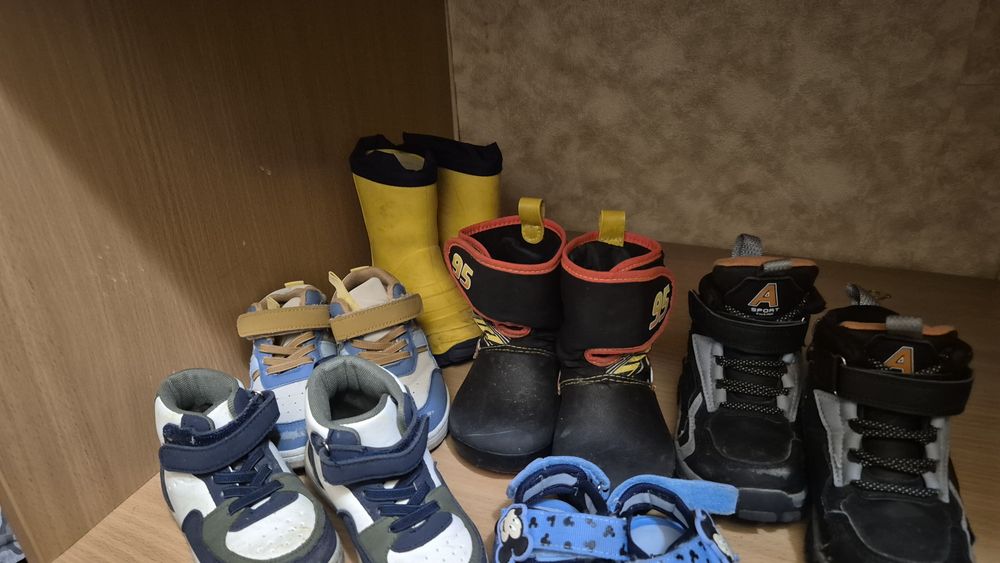 Дитяче взуття на хлопчика