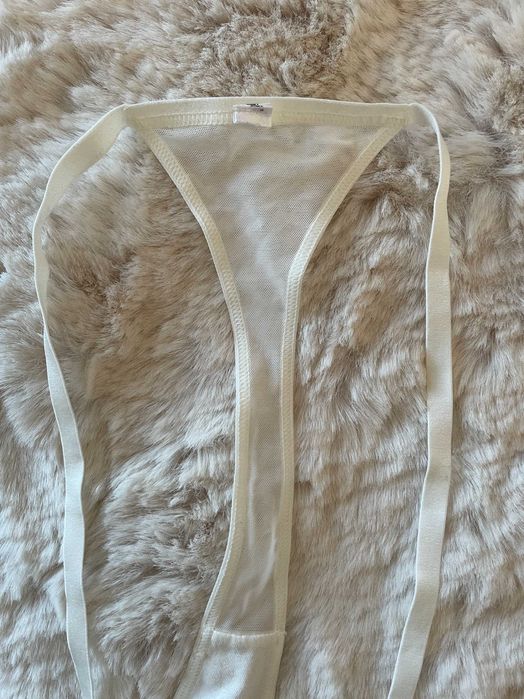 1x białe stringi 2XL