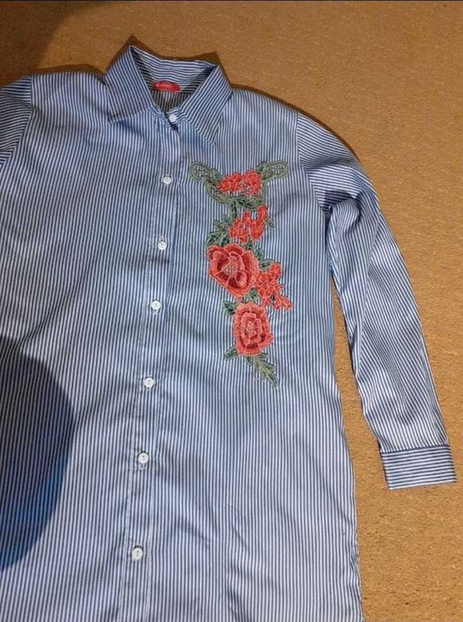 Długa koszula z naszytymi kwiatami, rozm .S