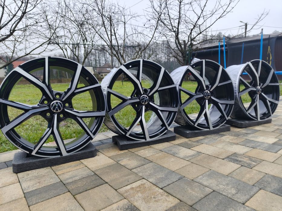 VW GOLF 8R  VIII FELGI alufelfi komplet  19" ET50 8,0Jx19H2 jak nowe