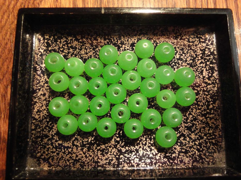 Самоцветы, другие камни и изделия.