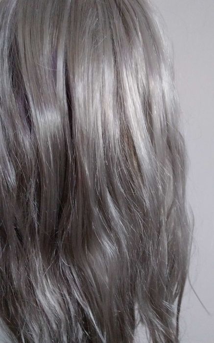 Carnaval: peruca cinza (cabelo sintético)