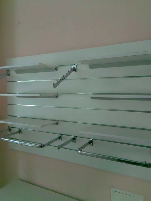 Painéis ranhurados c/ novos. P/ lojas, armazéns, garagens.