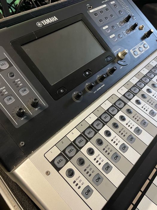 Yamaha TF 1 com hardcase