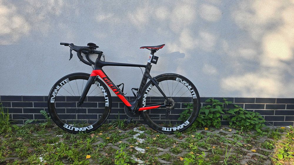 Giant Propel Advanced 1 – karbon, Ultegra, koła Evanlite