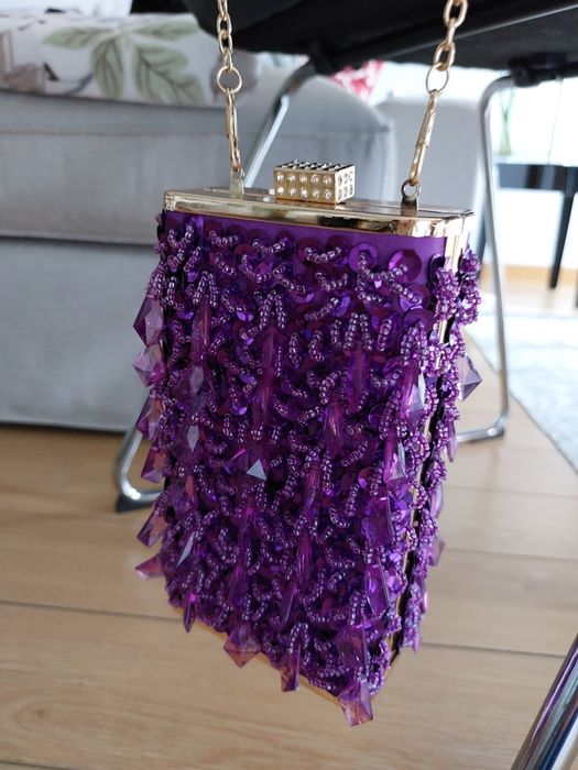 Clutch de festa violeta