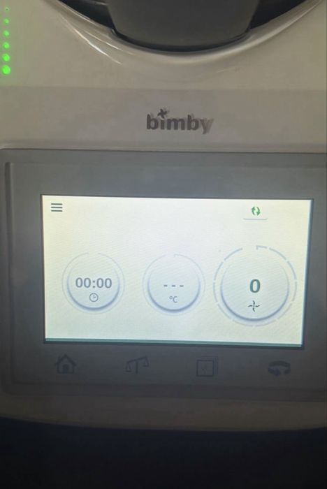 Bimby TM5 com varios acessorios