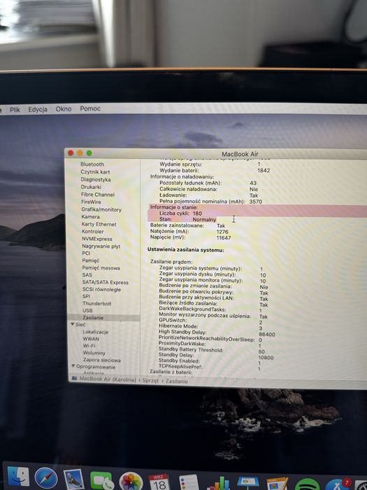 Macbook Air 2020 Różowy  8gb 256gb i3 180 cykli ładowania Stan Bardzo Dobry