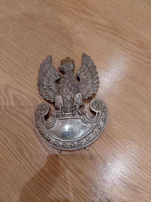 Orzeł w koronie wpinany