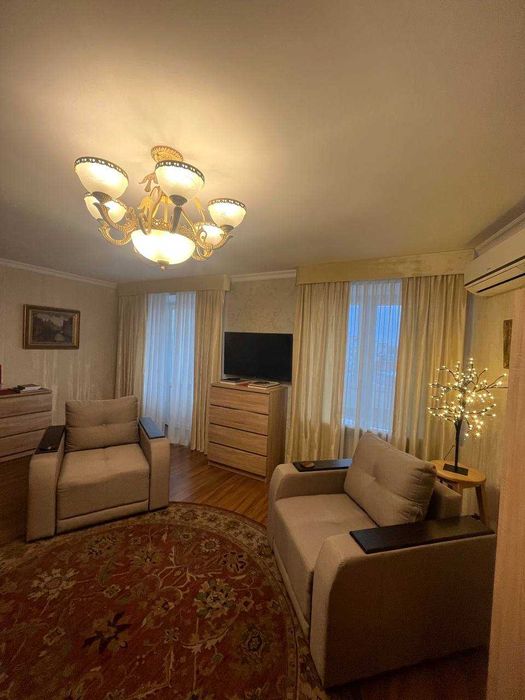 Неймовірна 3-кімнатна квартира в самому Центрі !