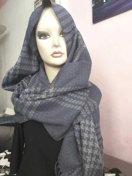 Piękny, elegancki, ciepły grafitowy szalik XL