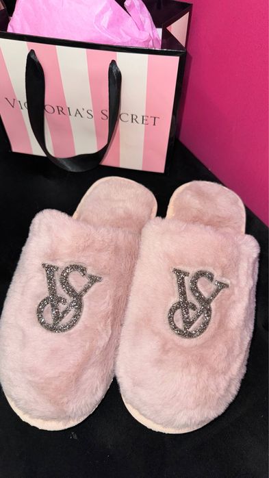 Домашні тапочки Victoria’s Secret