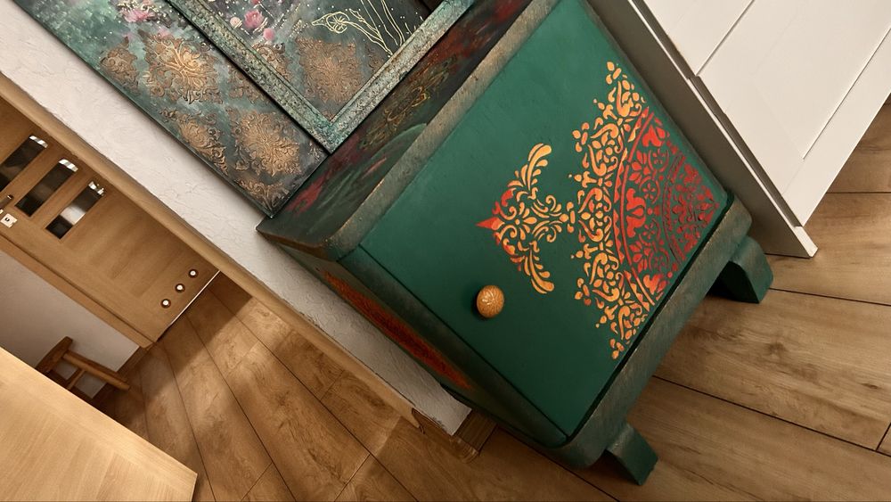 Szafeczka w stylu indyjskim recznie malowana
