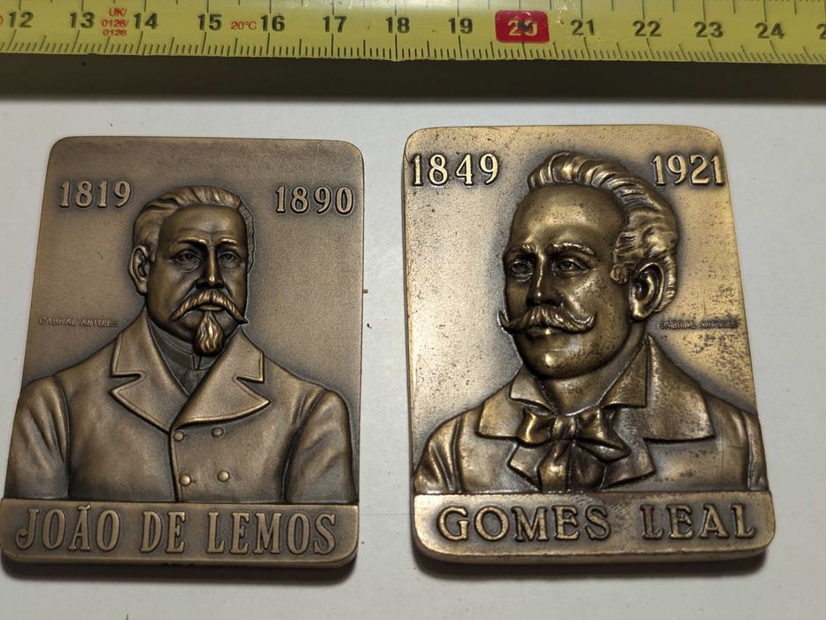 Duas Medalhas - "Gomes Leal" e "João de Lemos" por Cabral Antunes
