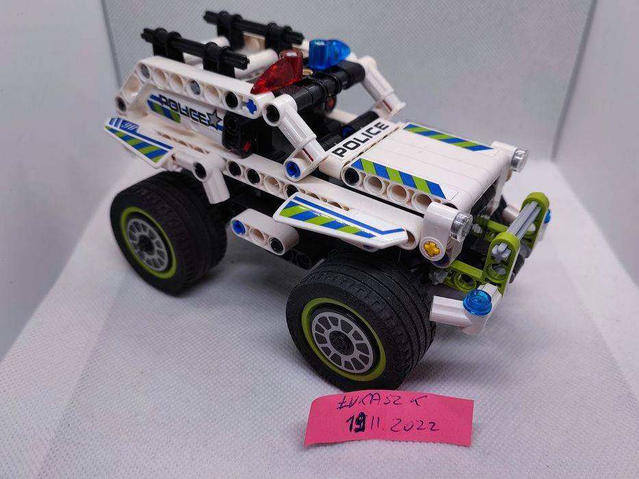 LEGO® 42047 Technic - Radiowóz pościgowy