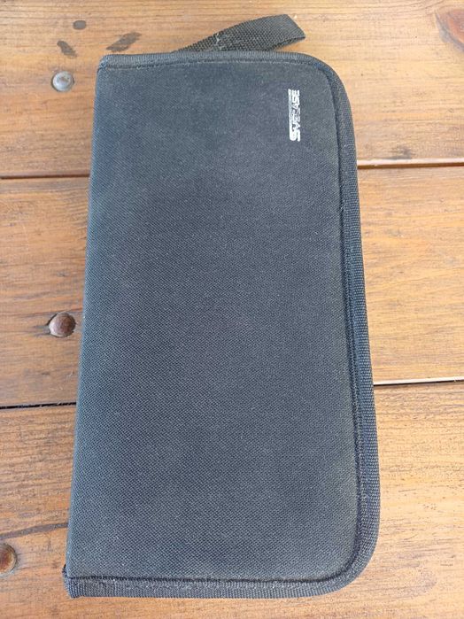 Capa com 48 CDs gravados de Musica Variada