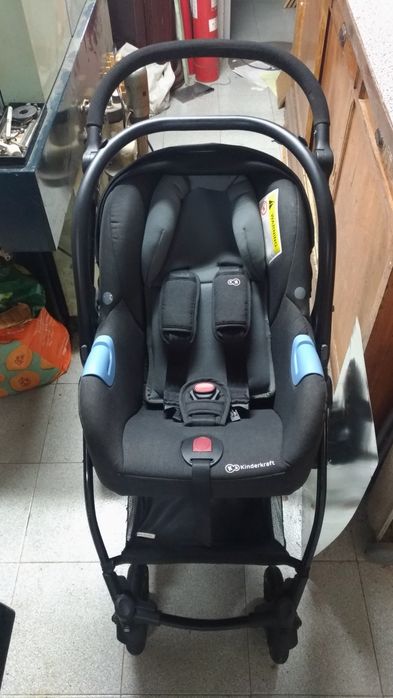Carrinho de bebé Kinderkraft  Moov  3 em  1 com cadeira Auto ( Ovo )