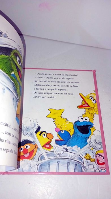 Um Aniversário Diferente - Livro da Rua Sésamo