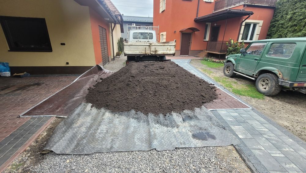 Ziemia ogrodowa przesiana