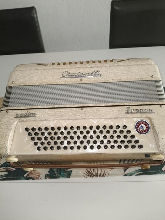 Acordeão Crucianelli Codim France – 80 Baixos | 2 Vozes |