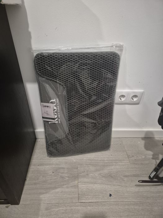 Tapete semi rijo para gato.