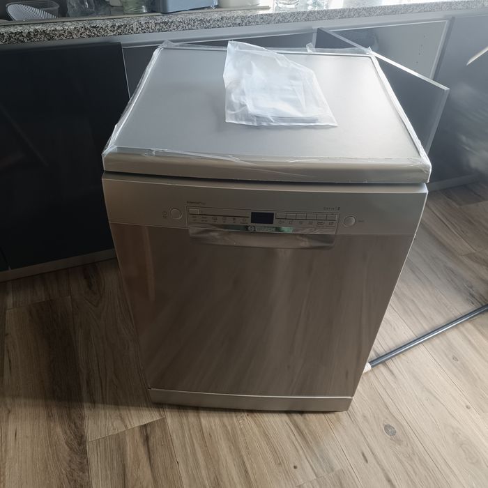 Máquina Lavar Loiça Bosch Serie 2 SilencePlus - Como Nova