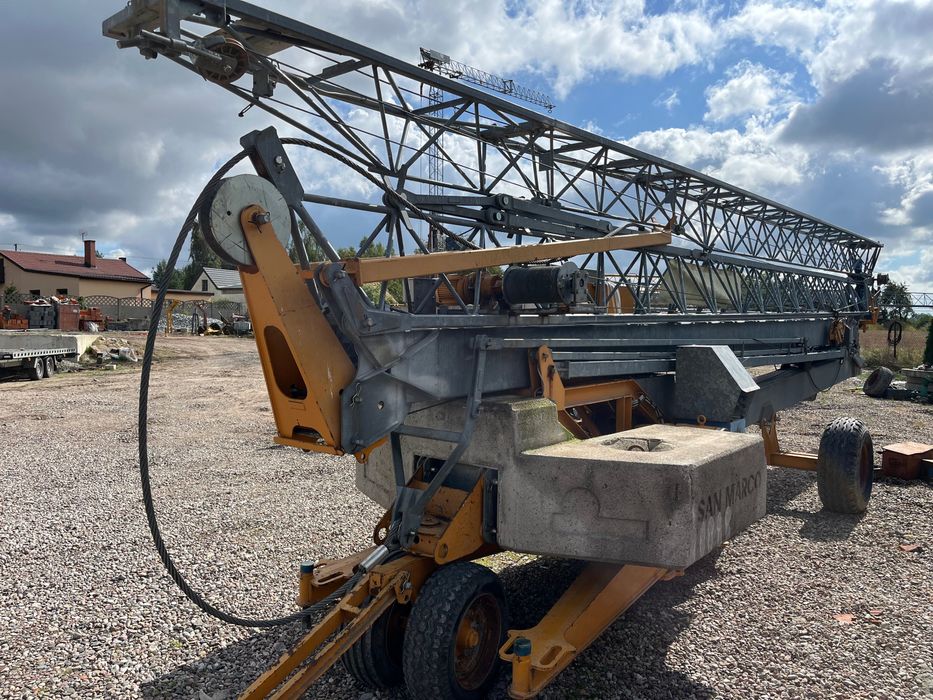 Żuraw budowlany Dzwig dekarski San Marco