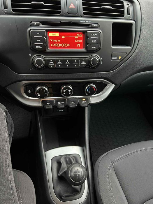 Kia RIO rok 2013 benzyna