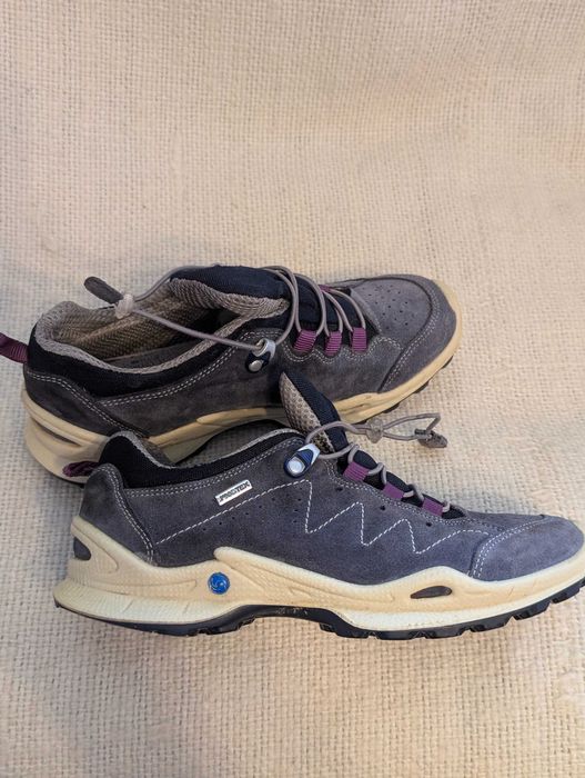 Buty sportowe, trekkingowe skórzane damskie