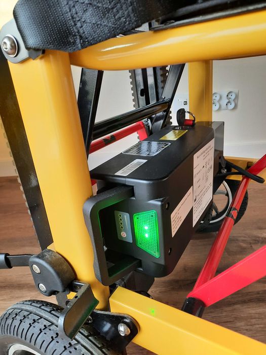 Schodołaz Wózek elektryczny Titan Person Dragon Jak Nowy Rok Gwarancji