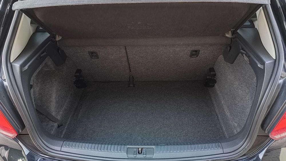 Volkswagen POLO 2010 czarny Climatronic niski przebieg