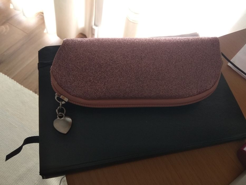 Estojo com brilhantes rosa para canetas ou óculos