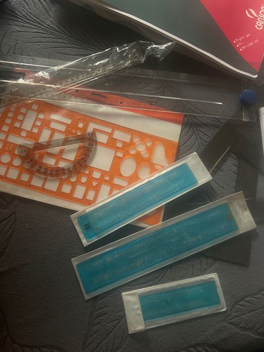 Conjunto de material de desenho técnico – bom estado