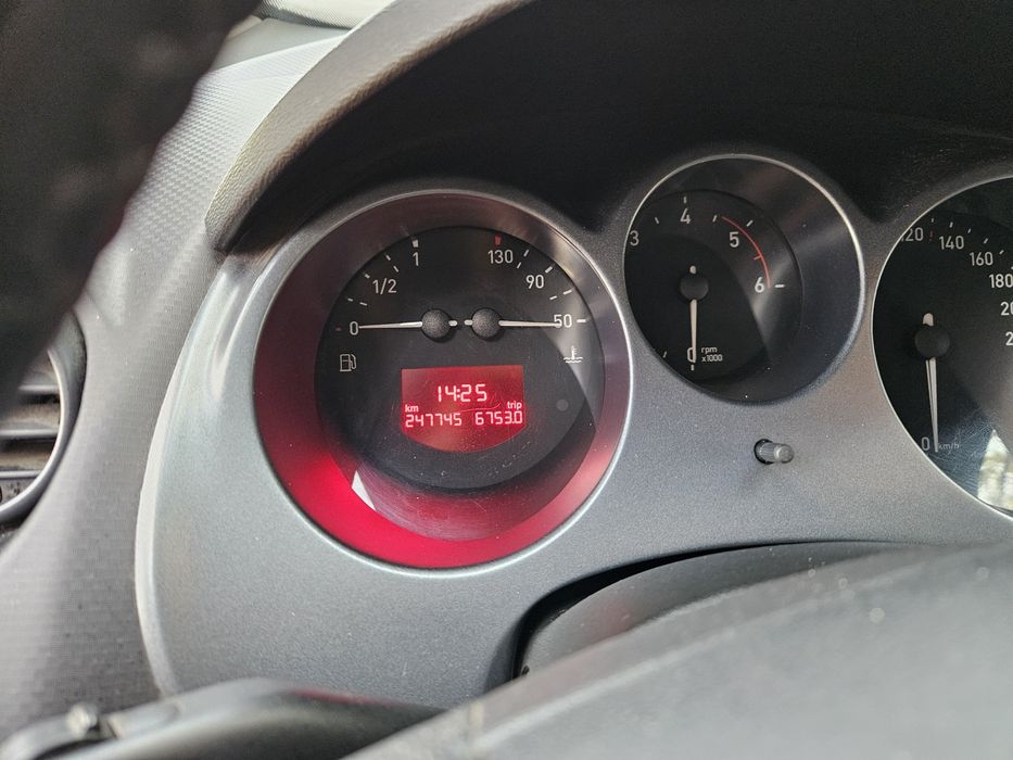 Seat Altea 2006 рік 1.9 дизель для військових