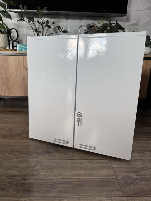 Apteczka / szafka zamykana