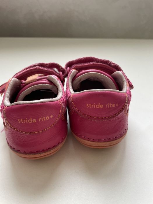 Кожаные кроссовки