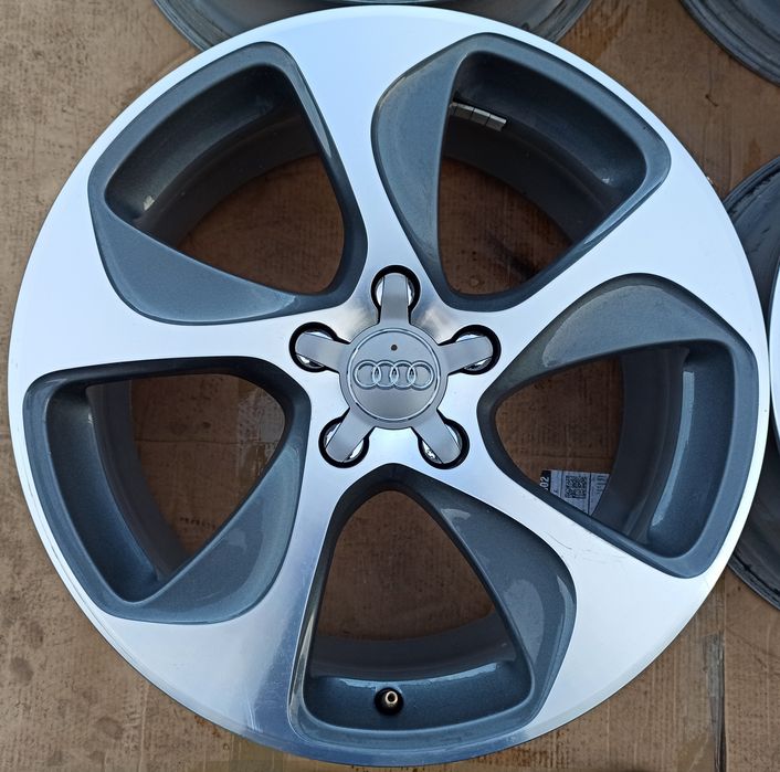 Felgi Oryginał Audi A3 A4 A6 A8 7,5x18 ET51 5x112 8V0
