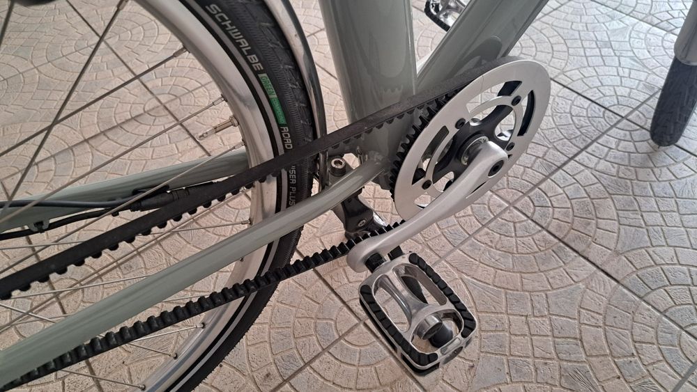 Bicicleta elétrica praticamente nova