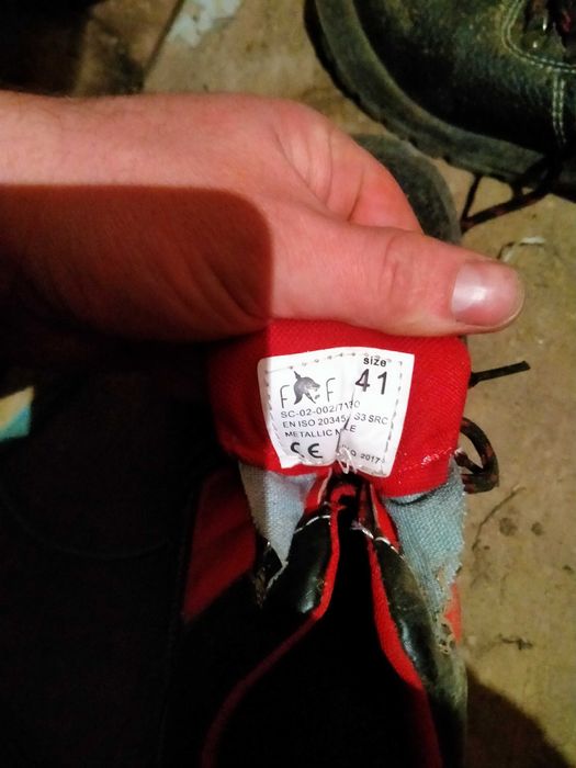 Продам робоче взуття