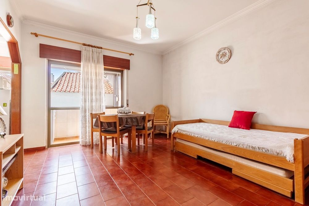 Apartamento T1 c/ Varanda e Marquise, a 550m da Praia, na Costa da Cap